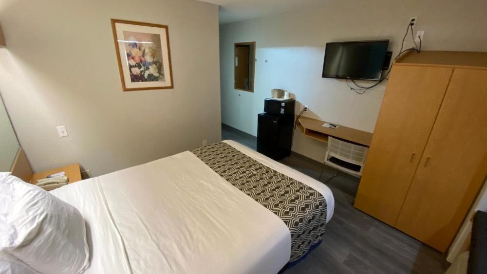 Microtel Inn & Suites by Wyndham Ardmore Image 40