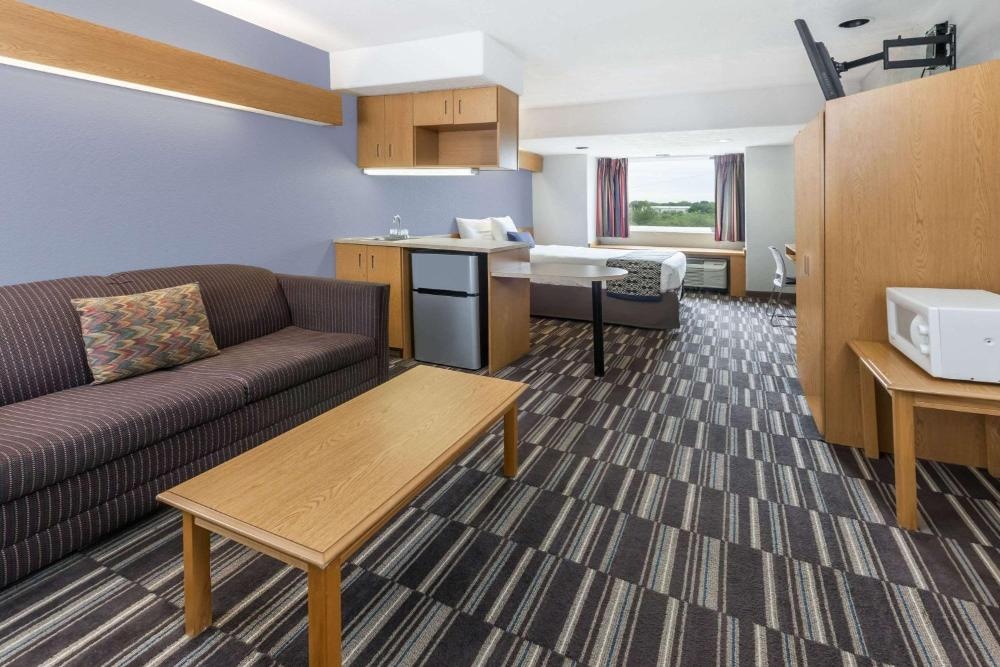 Microtel Inn & Suites by Wyndham Ardmore Image 44