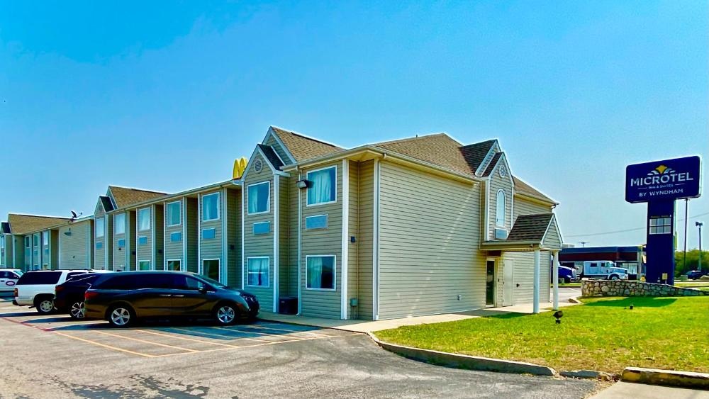Microtel Inn & Suites by Wyndham Ardmore Image 45