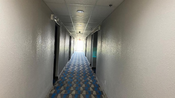 Microtel Inn & Suites by Wyndham Ardmore image 2