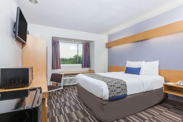 Microtel Inn & Suites by Wyndham Ardmore image 8
